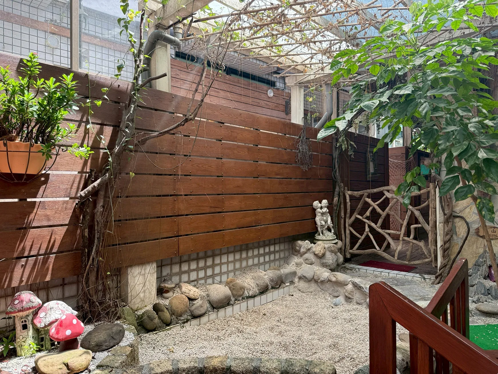 咪咪幼兒園戶外環境